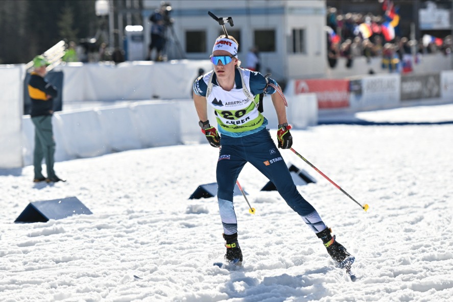Tuomas Latvalahti maalialueella